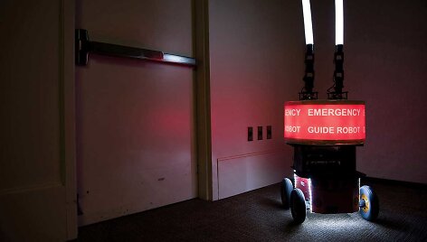 Avarinio i&scaron;ėjimo robotas