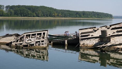 Nacių karo laivai nusekusiame Dunojuje