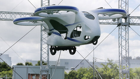 Japan_Flying_Car_42370.jpg-64424