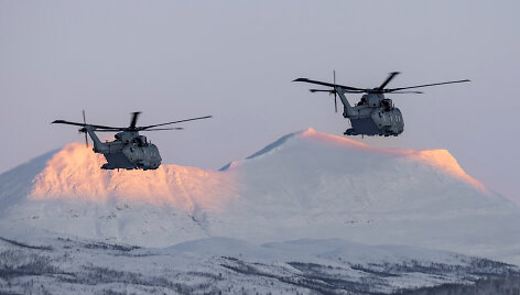 NATO sraigtasparniai / MOD/Royal Navy/SWNS / MOD/Royal Navy/SWNS