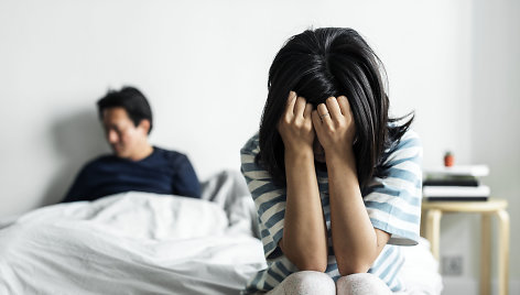 „Klausk gydytojo“: 20 metų esu nelaiminga ir žeminama santuokoje, bet bijau skirtis. Ką daryti?