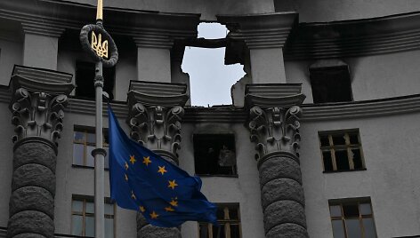 Po smūgio Ukrainos ministrų kabinetui / AFP