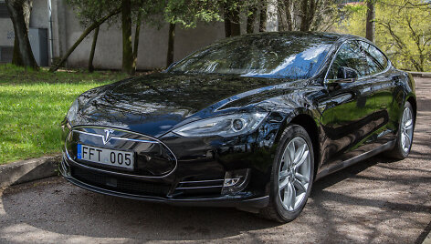 Vilniečio Tomo &bdquo;Tesla Model S&ldquo;