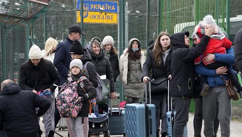 Ukrainiečiai kerta Ukrainos ir Lenkijos sieną
