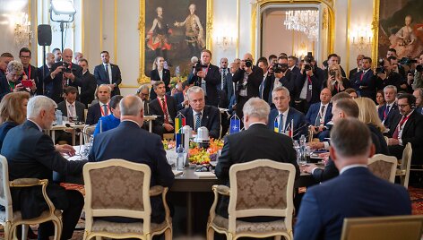 Gitanas Nausėda Bukare&scaron;to devyneto lyderių susitikime 