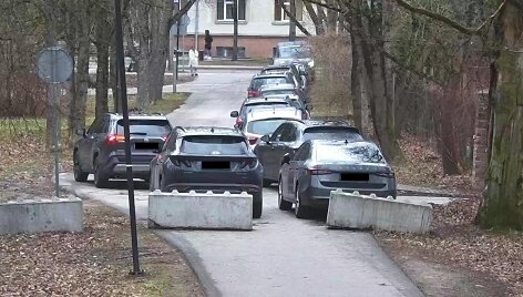 Kelių eismo taisyklių pažeidimai Kauno Ąžuolyne