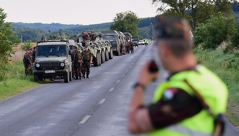 Vengrijos kariai pasienyje su Kroatija