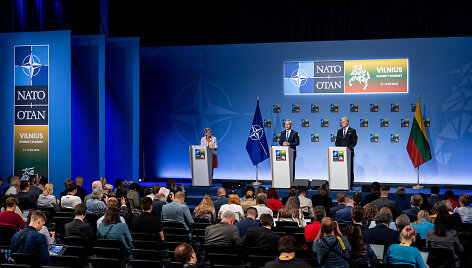 NATO vir&scaron;ūnių susitikimo akimirkos