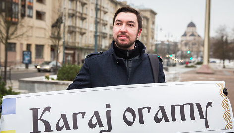 Piketas dėl gatvių atminimo lentelių užsienio kalbomis išsaugojimo