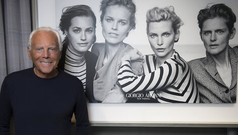 Giorgio Armani ir &bdquo;New Normal&ldquo; kolekcijos reklaminė nuotrauka