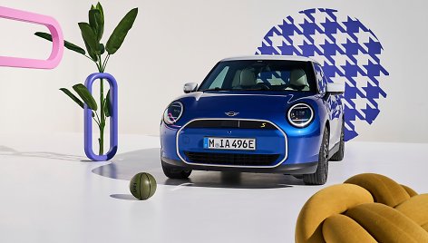 „Mini“ Miunchene pristatė naujos kartos „Cooper“ ir „Countryman“ elektromobilius