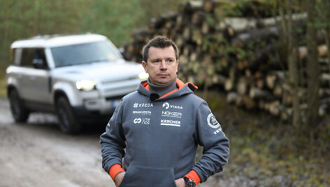 Antanas Juknevičius i&scaron;bandė &bdquo;Land Rover Defender&ldquo;