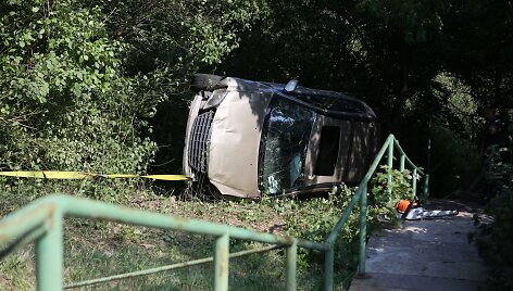 Kaune nuo &scaron;laito nuvažiavo automobilis