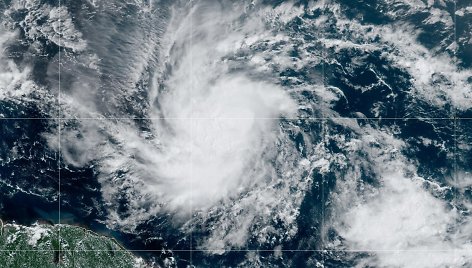 Link Karibų artėjantis uraganas Beryl sustiprėjo iki trečios kategorijos uragano.