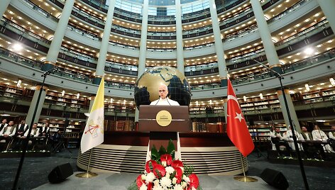 Popiežiaus Leono XIV vizitas Turkijoje / Murat Cetinmuhurdar / PPO / REUTERS nuotr.