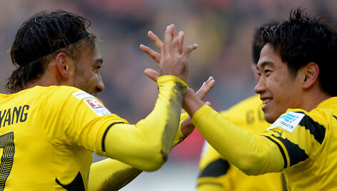 Pierre'as-Emerickas Aubameyangas ir Shinji Kagawa