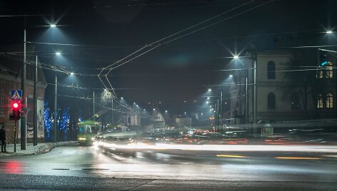 Nauji LED &scaron;viestuvai Kauno Bir&scaron;tono gatvėje