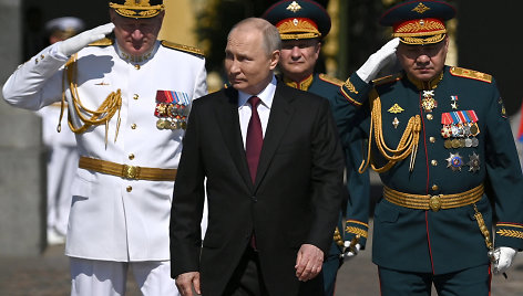 Vladimiras Putinas laivų parade Sankt Peterburge