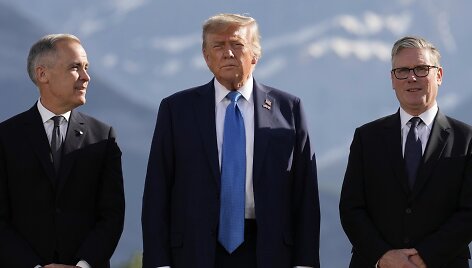 D. Trumpas / Mark Schiefelbein / AP