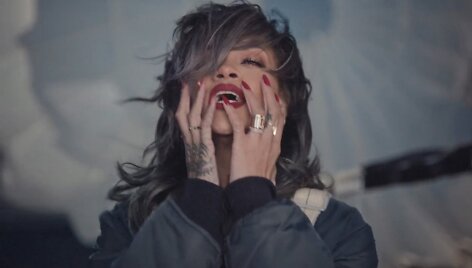 Rihanna vaizdo klipe &bdquo;American Oxygen&ldquo;