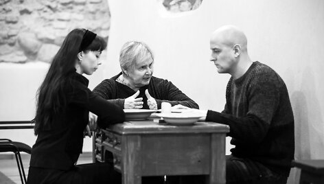 Valstybinis jaunimo teatras ruo&scaron;iasi Gintaro Varno premjerai &ndash; &bdquo;Pabaigos ugnis&ldquo;