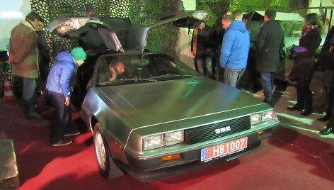 &bdquo;DeLorean DMC-12&ldquo;