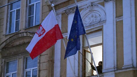 Lenkijos ir Europos Sąjungos vėliavos