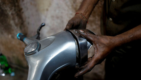 Pakistane itin mylimi &bdquo;Vespa&ldquo; motoroleriai