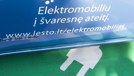 Lietuvoje atidaryta pirmoji elektromobilių greitojo įkrovimo stotelė.