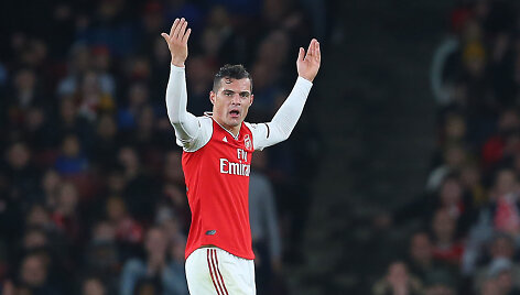 Granitas Xhaka buvo nu&scaron;vilptas savų sirgalių.