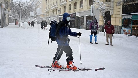 Sniegas Ispanijoje sukėlė chaosą