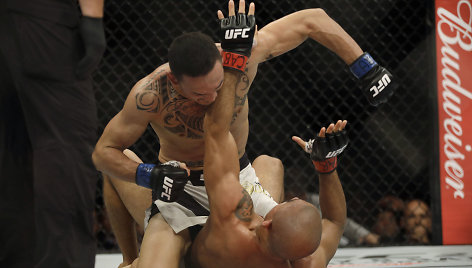 Jose Aldo ir Maxas Holloway