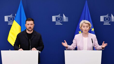 V. Zelenskis ir U. von der Leyen / SIMON WOHLFAHRT / AFP