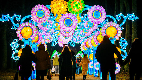 &Scaron;viečiančių &scaron;ilko žibintų festivalis Pakruojo dvare