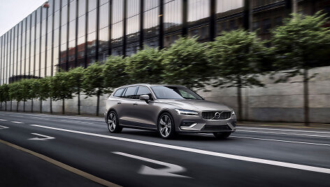 Naujasis &bdquo;Volvo V60&ldquo; turės net dvi hibridines versijas