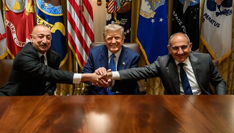Armėnijos ministras pirmininkas Nikolas Pa&scaron;inianas ir Azerbaidžano prezidentas Ilhamas Aliyevas Baltuosiuose rūmuose  / Daniel Torok/White House/SIPA / Daniel Torok/White House/SIPA
