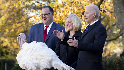 Joe Bidenas suteikė malonę dviem kalakutams
