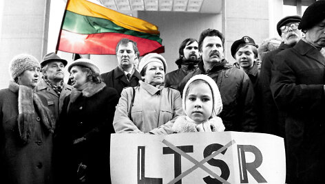 Mitingas prie Lietuvos Respublikos Auk&scaron;čiausiosios tarybos-Atkuriamojo Seimo rūmų, remiantis Lietuvos nepriklausomybę