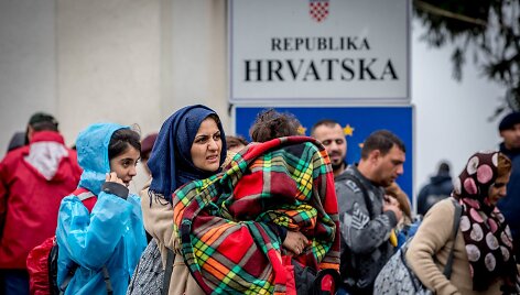 Migrantai Tovarniko (Kroatija) geležinkelio stotyje