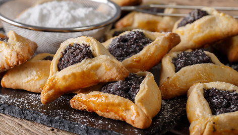 „Hamantašen“ sausainiai su aguonų įdaru