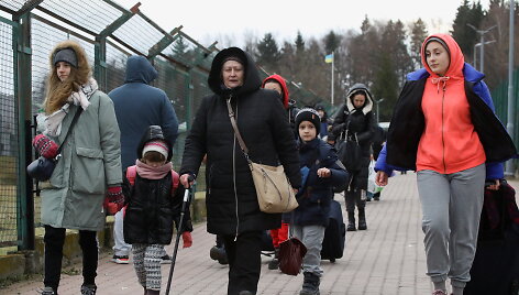 Pabėgėliai i&scaron; Ukrainos Lenkijos pasienyje