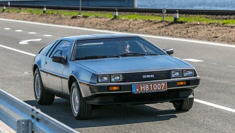 Visvaldas Matijo&scaron;aitis &bdquo;DeLorean DMC-12&ldquo; automobilyje