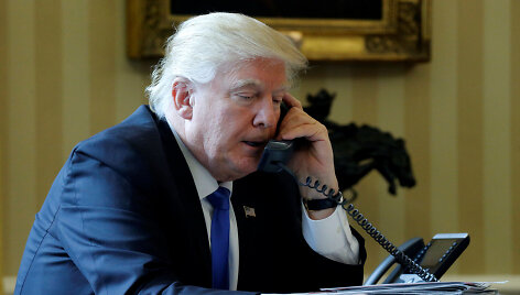Donaldas Trumpas kalbasi su Vladimiru Putinu