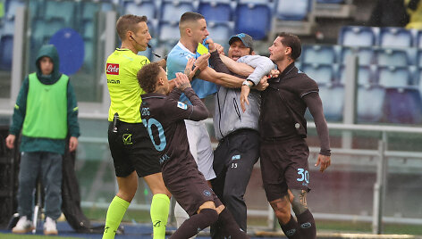 Konfliktas &bdquo;Lazio&ldquo; ir &bdquo;Napoli&ldquo; rungtynėse