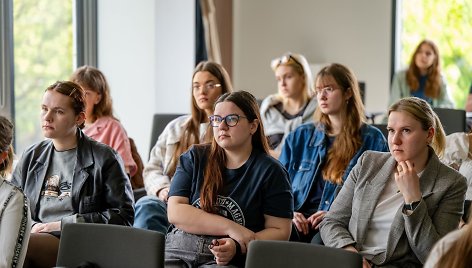 VDU politologai: Lietuvos jaunimo įtaka politikoje – vis didesnė