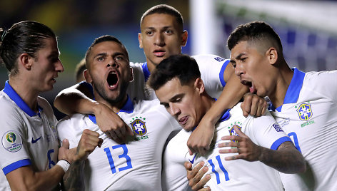 Brazilijos rinktinė turnyrą pradėjo pergale 3:0 prieš Boliviją.