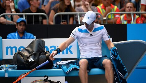 Andy Murray'us i&scaron; pykčio per seto pertrauką sulaužė raketę
