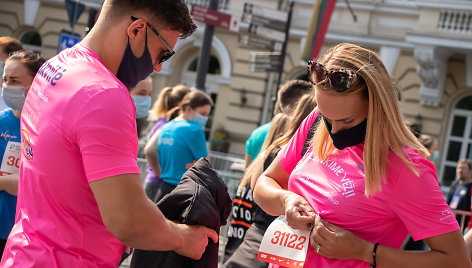 „Aplenkime vėžį“ komanda Vilniaus maratone