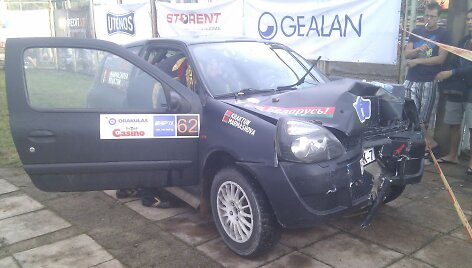 &bdquo;Renault Clio&ldquo; avarija &bdquo;300 lakes rally&ldquo; antrame GR