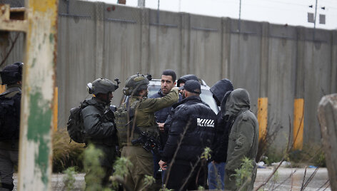 Vakarų Krante nu&scaron;autas žydų karį puolęs peiliu ginkluotas palestinietis